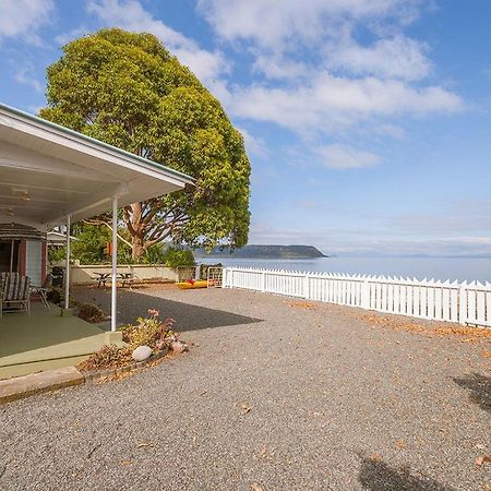 Lake Edge Cottage - Waitahanui Holiday Home Экстерьер фото