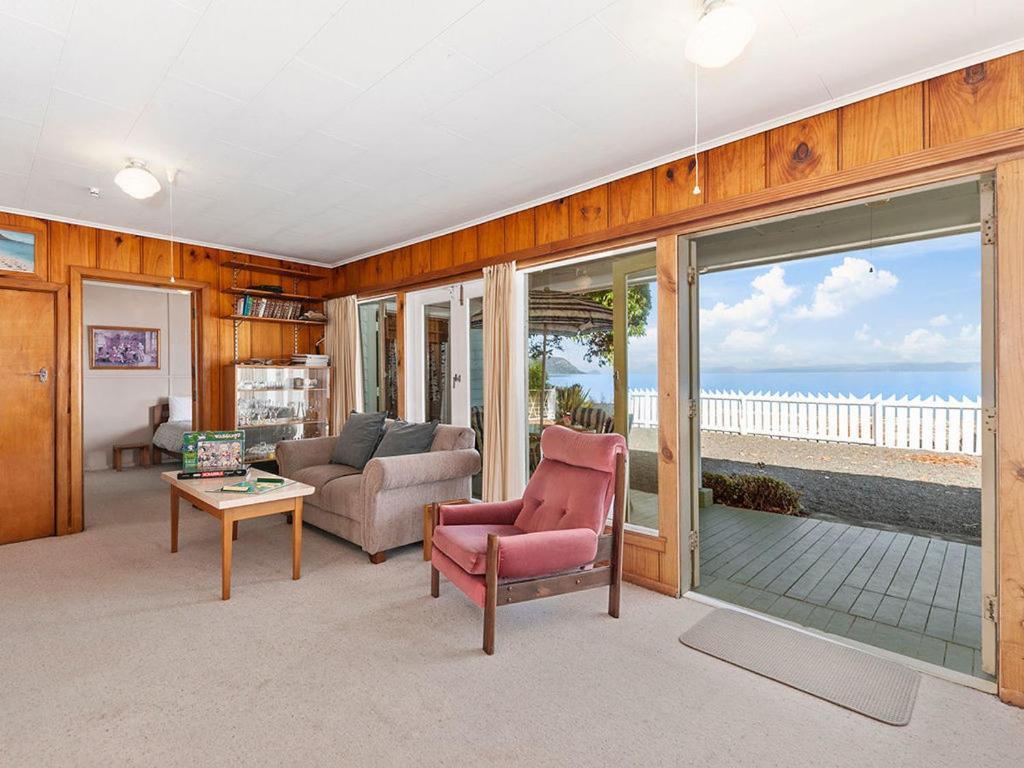 Lake Edge Cottage - Waitahanui Holiday Home Экстерьер фото