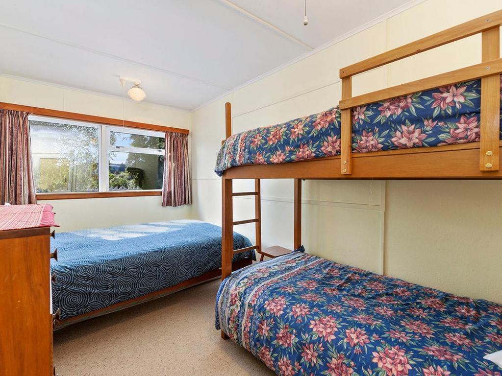 Lake Edge Cottage - Waitahanui Holiday Home Экстерьер фото