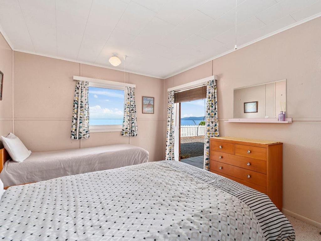 Lake Edge Cottage - Waitahanui Holiday Home Экстерьер фото